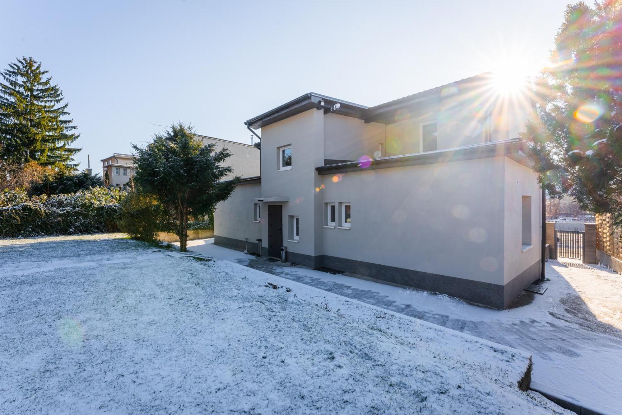 Apartmany Modrany Прага Экстерьер фото